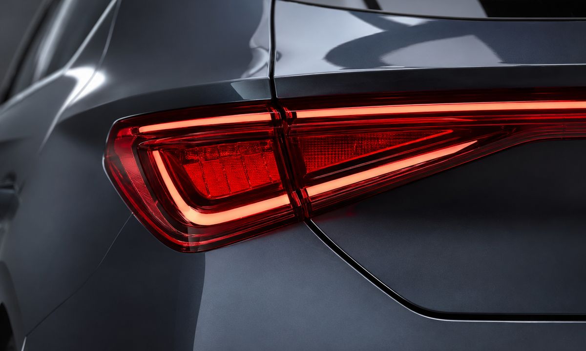 Rear lamp lens surface preparation representative image